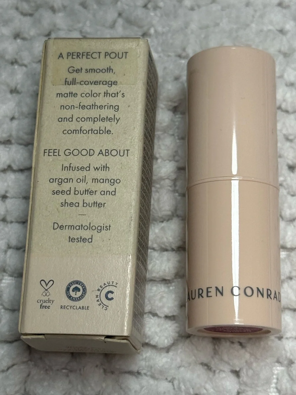 Lauren Conrad The Lipstick Dahlia 0.11 oz / 3.2 g Discontinued NIB